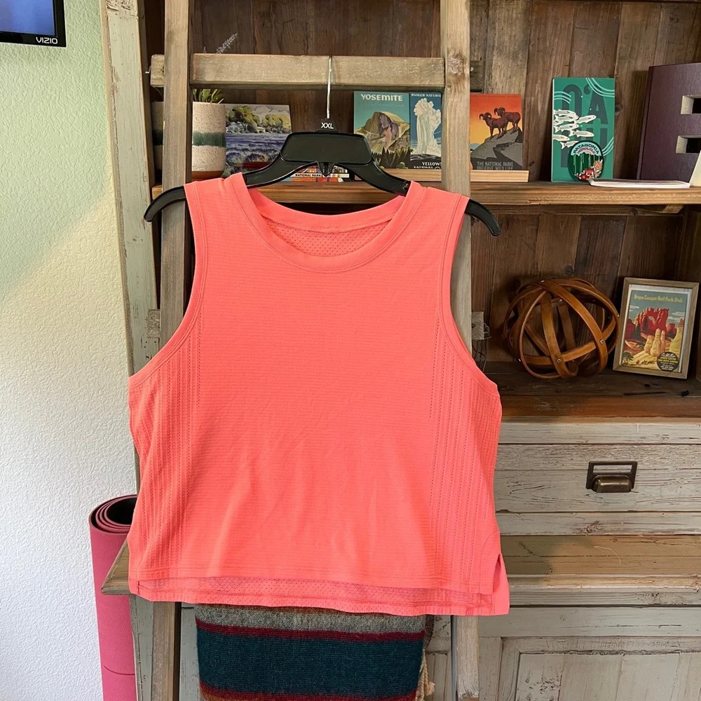 Lululemon women’s train to be tank top size medium
